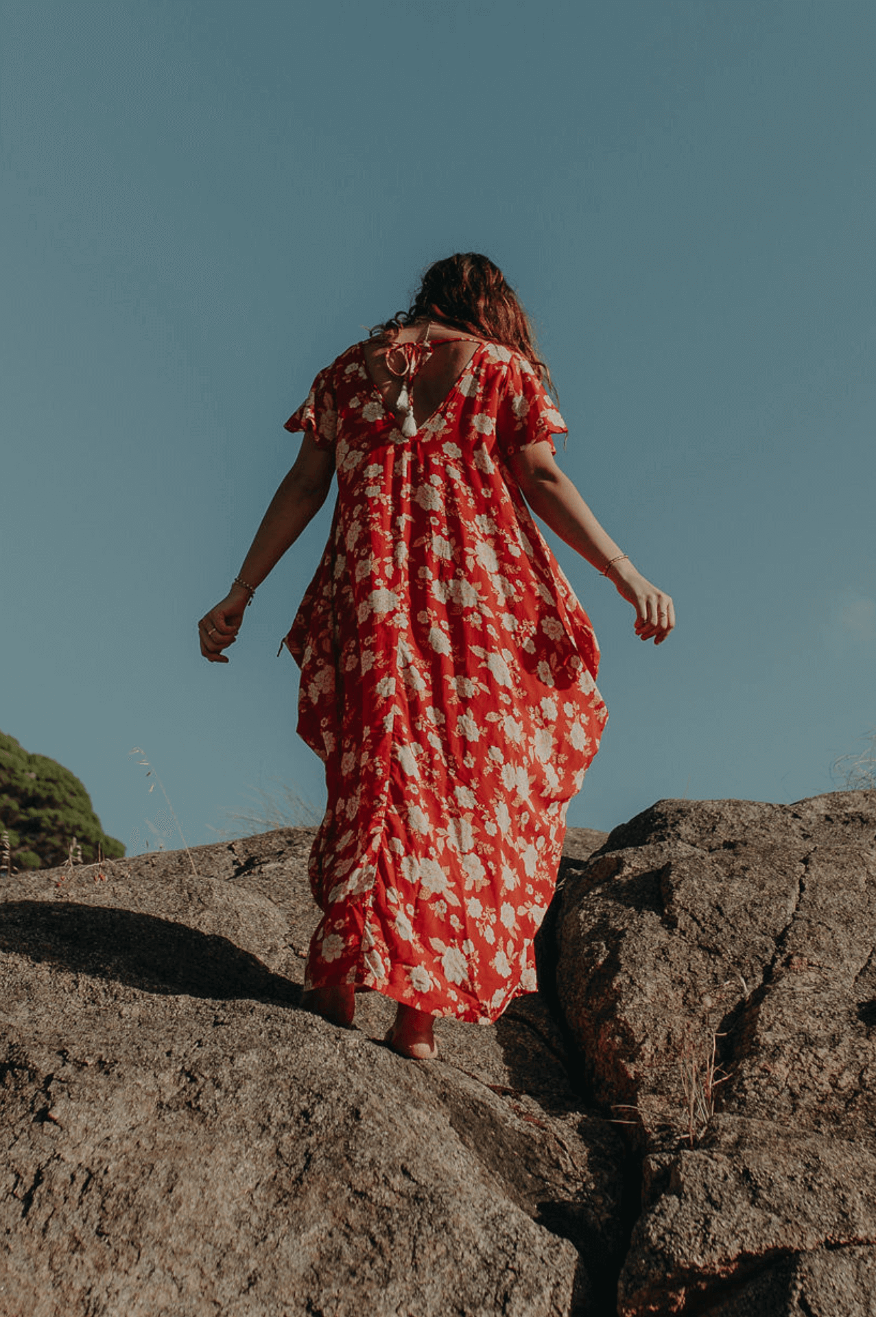 Maxi Wingdress Sleeved - Crimson