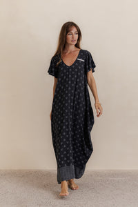 Maxi Wingdress Sleeved - Noir