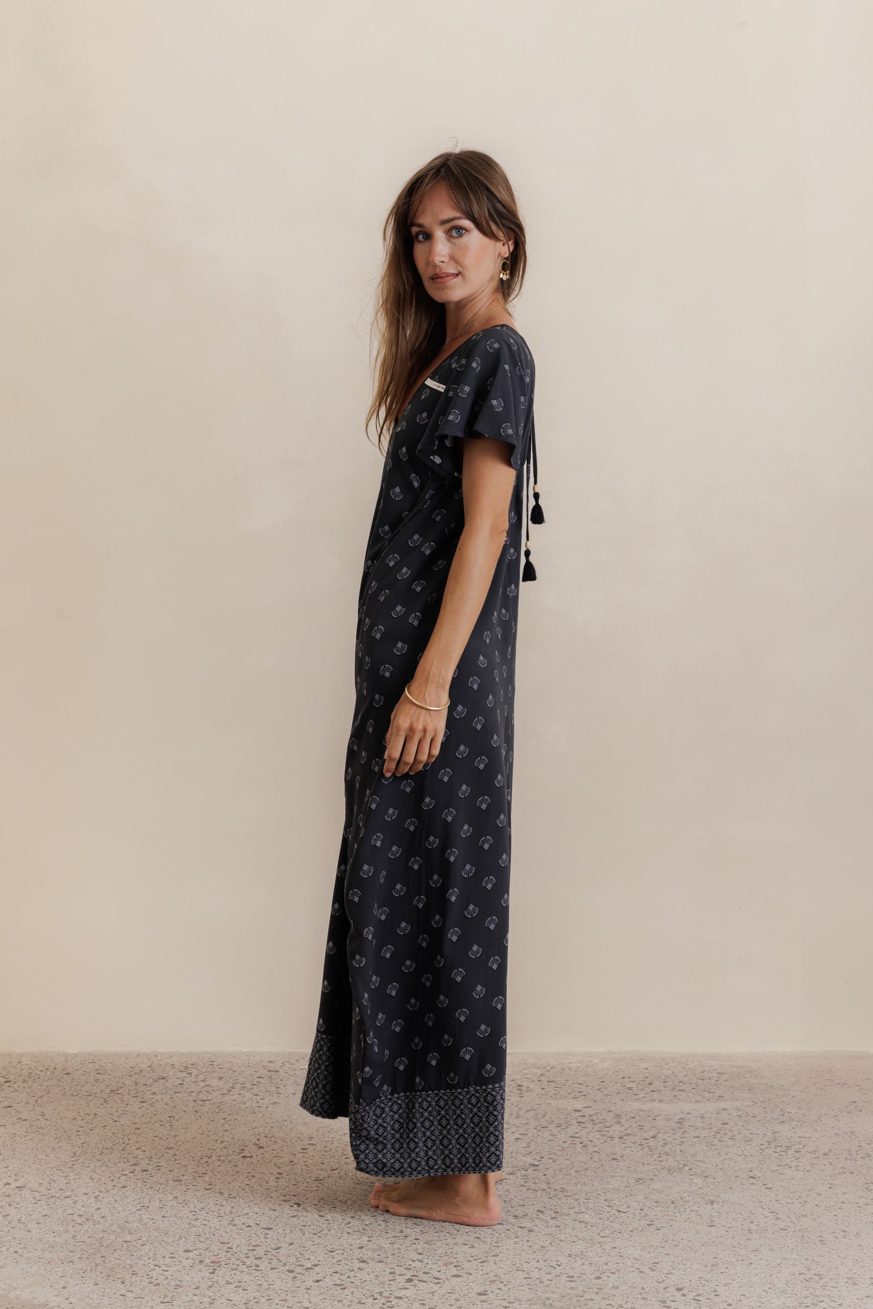 Maxi Wingdress Sleeved - Noir