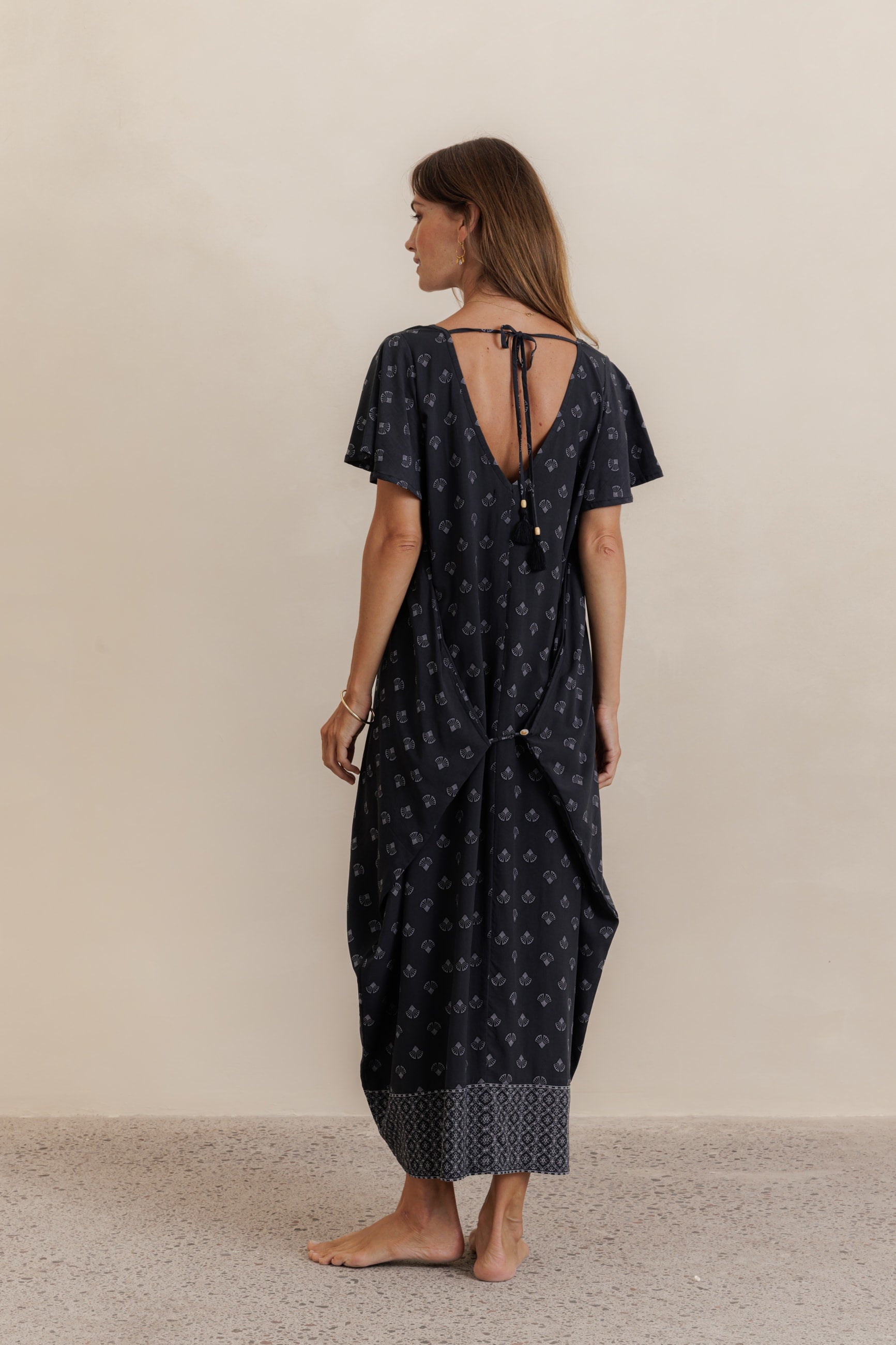 Midi Wingdress Sleeved - Noir