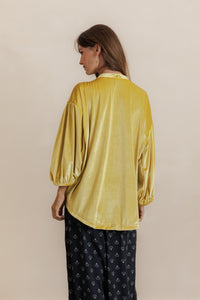 Shrug - bright gold velvet